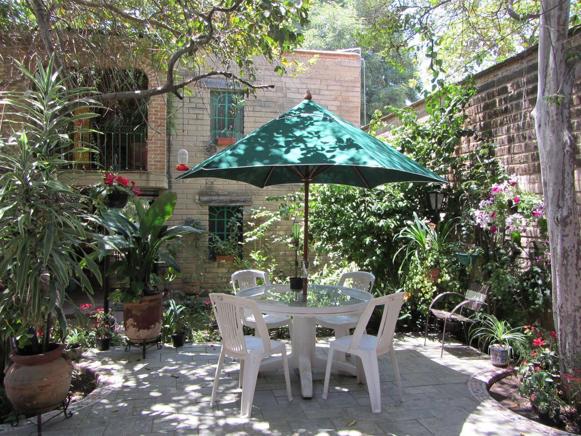 Casa Del Retono Bed & Breakfast Tlaquepaque Bagian luar foto