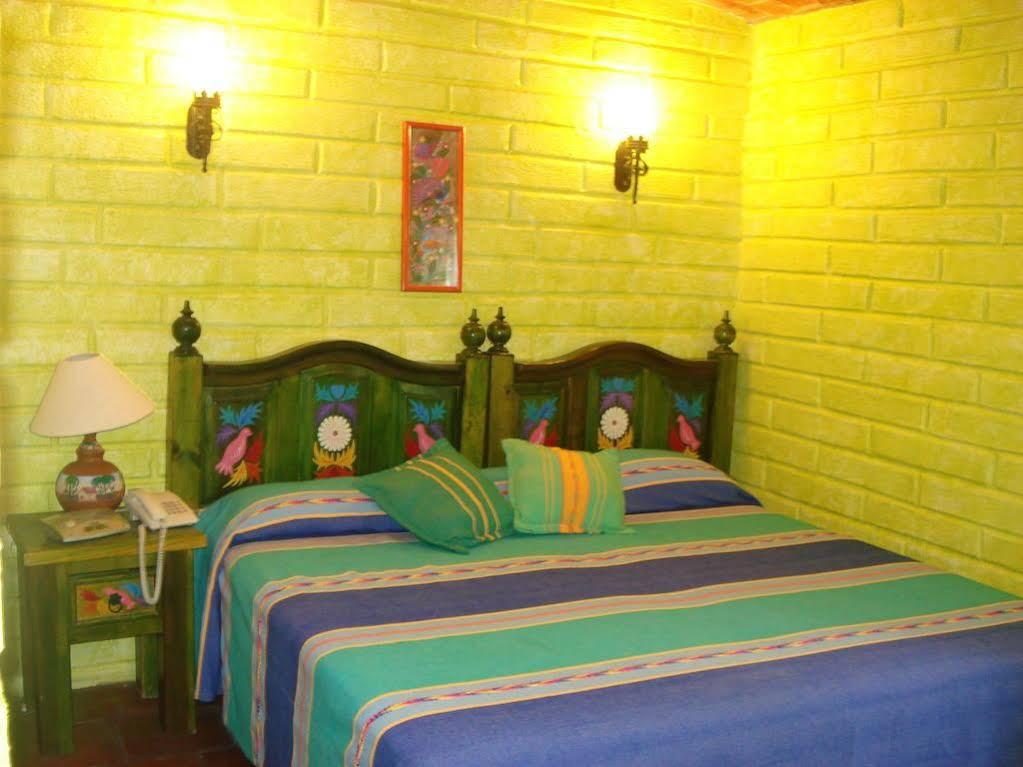Casa Del Retono Bed & Breakfast Tlaquepaque Bagian luar foto