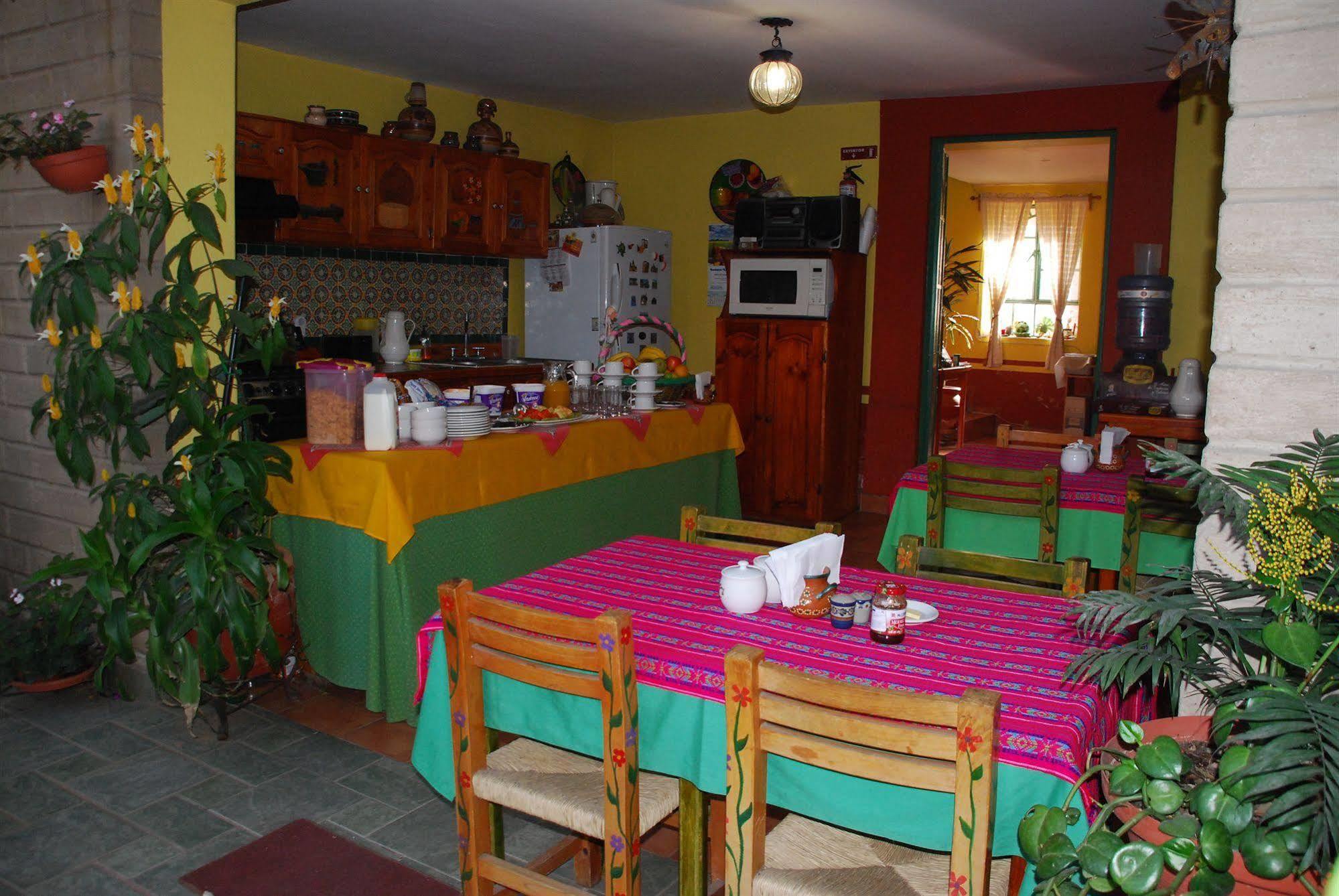 Casa Del Retono Bed & Breakfast Tlaquepaque Bagian luar foto